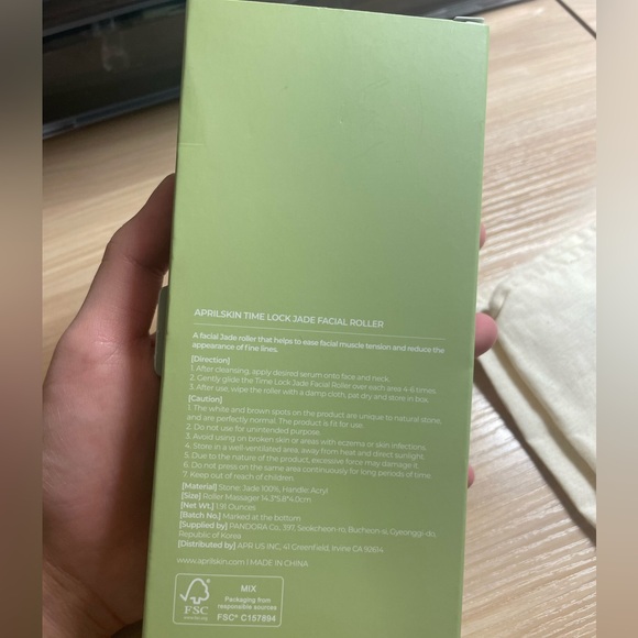 Aprilskin Time Lock Jade Facial Roller - Picture 3 of 3